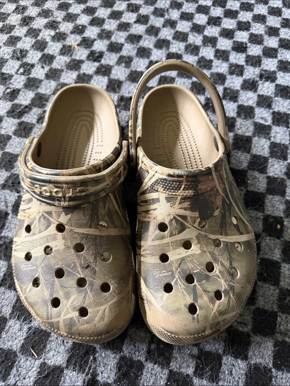 Crocs Camo Comfort Clogs - Tan/Green/army